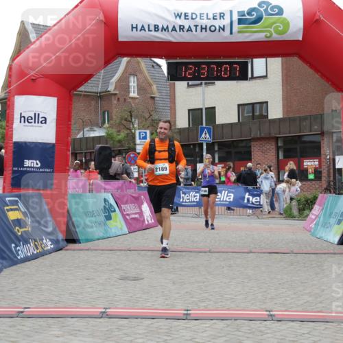 10.05.2026 - 8. Wedeler Halbmarathon Yannick Fuchs http://msf.ph/oto/9734041 10.05.2026 12:37:05 Ziel 2189 meine-sportfotos.de