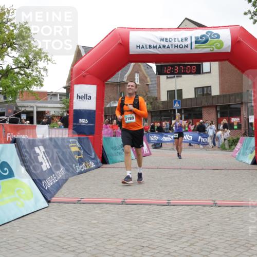 10.05.2026 - 8. Wedeler Halbmarathon Yannick Fuchs http://msf.ph/oto/9734050 10.05.2026 12:37:06 Ziel 2189 meine-sportfotos.de