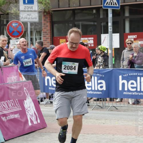 10.05.2026 - 8. Wedeler Halbmarathon Yannick Fuchs http://msf.ph/oto/9734051 10.05.2026 11:51:31 Ziel 1020, 2084 meine-sportfotos.de