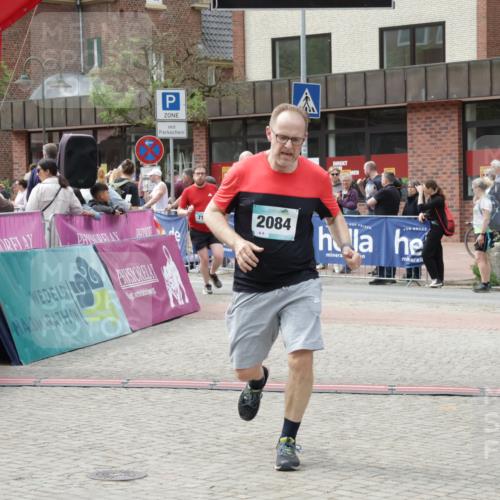 10.05.2026 - 8. Wedeler Halbmarathon Yannick Fuchs http://msf.ph/oto/9734063 10.05.2026 11:51:33 Ziel 710, 1020, 2084 meine-sportfotos.de