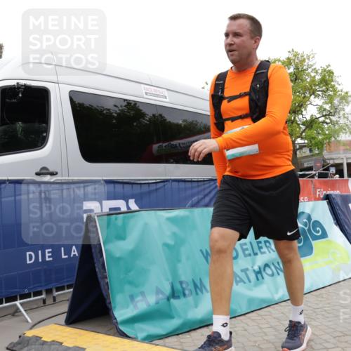 10.05.2026 - 8. Wedeler Halbmarathon Yannick Fuchs http://msf.ph/oto/9734064 10.05.2026 12:37:08 Ziel 2189 meine-sportfotos.de