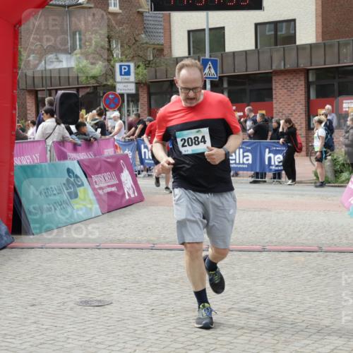 10.05.2026 - 8. Wedeler Halbmarathon Yannick Fuchs http://msf.ph/oto/9734067 10.05.2026 11:51:33 Ziel 710, 1020, 2084 meine-sportfotos.de