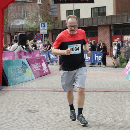10.05.2026 - 8. Wedeler Halbmarathon Yannick Fuchs http://msf.ph/oto/9734068 10.05.2026 11:51:33 Ziel 710, 1020, 2084 meine-sportfotos.de