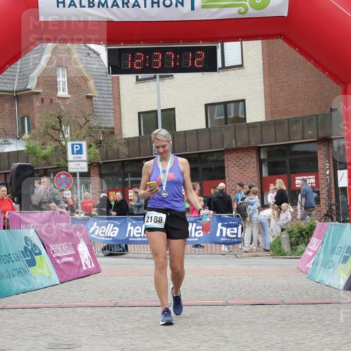 10.05.2026 - 8. Wedeler Halbmarathon Yannick Fuchs http://msf.ph/oto/9734069 10.05.2026 12:37:10 Ziel 2189 meine-sportfotos.de
