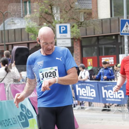 10.05.2026 - 8. Wedeler Halbmarathon Yannick Fuchs http://msf.ph/oto/9734088 10.05.2026 11:51:36 Ziel 710, 1020, 2084 meine-sportfotos.de