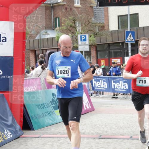 10.05.2026 - 8. Wedeler Halbmarathon Yannick Fuchs http://msf.ph/oto/9734091 10.05.2026 11:51:36 Ziel 710, 1020, 2084 meine-sportfotos.de
