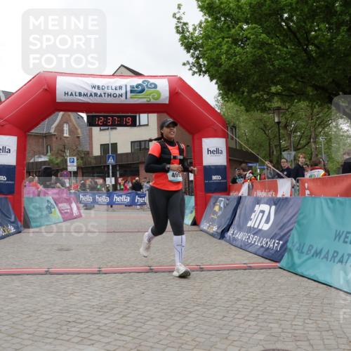 10.05.2026 - 8. Wedeler Halbmarathon Yannick Fuchs http://msf.ph/oto/9734106 10.05.2026 12:37:17 Ziel 499 meine-sportfotos.de