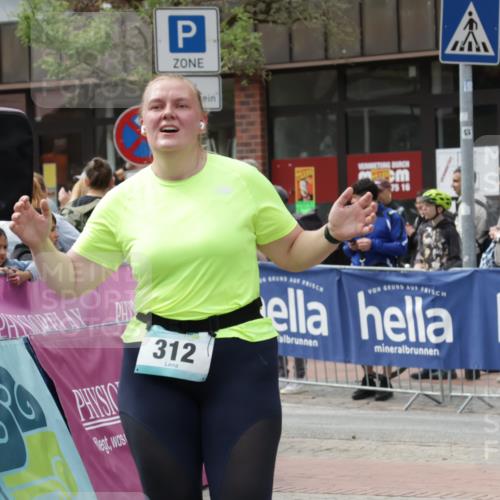 10.05.2026 - 8. Wedeler Halbmarathon Yannick Fuchs http://msf.ph/oto/9734115 10.05.2026 11:51:40 Ziel 312, 710, 1020 meine-sportfotos.de