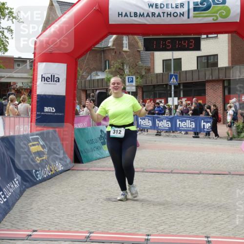 10.05.2026 - 8. Wedeler Halbmarathon Yannick Fuchs http://msf.ph/oto/9734125 10.05.2026 11:51:41 Ziel 312, 710 meine-sportfotos.de