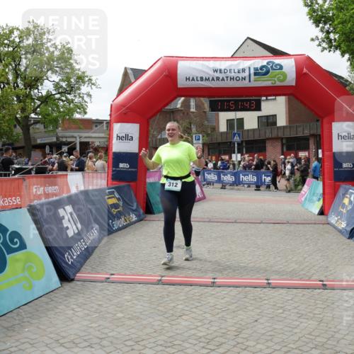 10.05.2026 - 8. Wedeler Halbmarathon Yannick Fuchs http://msf.ph/oto/9734131 10.05.2026 11:51:42 Ziel 282, 312, 710 meine-sportfotos.de