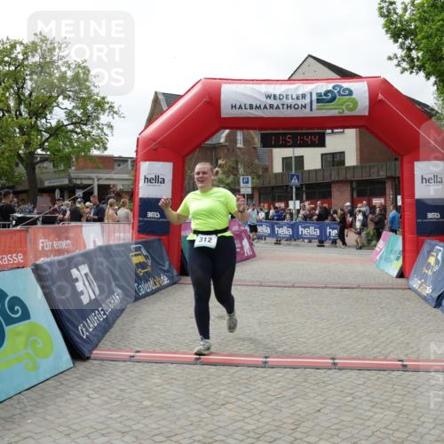 10.05.2026 - 8. Wedeler Halbmarathon Yannick Fuchs http://msf.ph/oto/9734133 10.05.2026 11:51:42 Ziel 282, 312, 710 meine-sportfotos.de