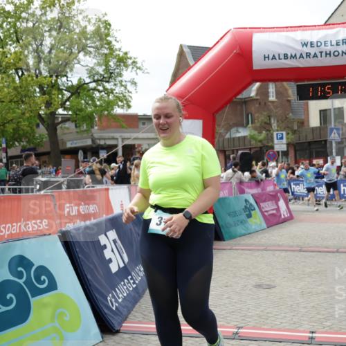 10.05.2026 - 8. Wedeler Halbmarathon Yannick Fuchs http://msf.ph/oto/9734141 10.05.2026 11:51:43 Ziel 224, 282, 312, 2108 meine-sportfotos.de