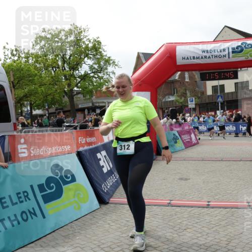 10.05.2026 - 8. Wedeler Halbmarathon Yannick Fuchs http://msf.ph/oto/9734143 10.05.2026 11:51:43 Ziel 224, 282, 312, 2108 meine-sportfotos.de