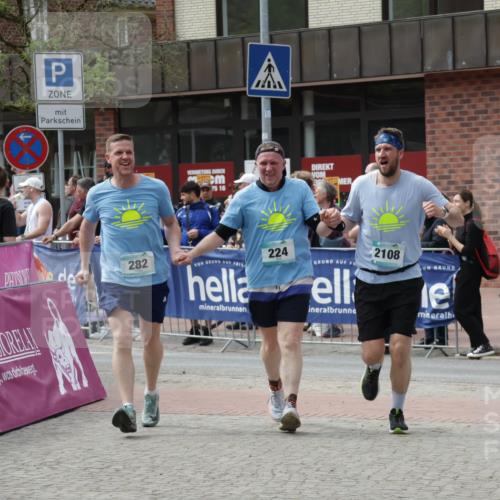 10.05.2026 - 8. Wedeler Halbmarathon Yannick Fuchs http://msf.ph/oto/9734153 10.05.2026 11:51:45 Ziel 224, 282, 312, 2108 meine-sportfotos.de