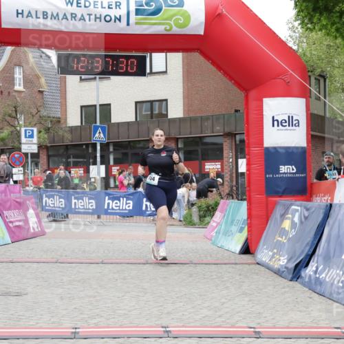 10.05.2026 - 8. Wedeler Halbmarathon Yannick Fuchs http://msf.ph/oto/9734162 10.05.2026 12:37:28 Ziel 104 meine-sportfotos.de
