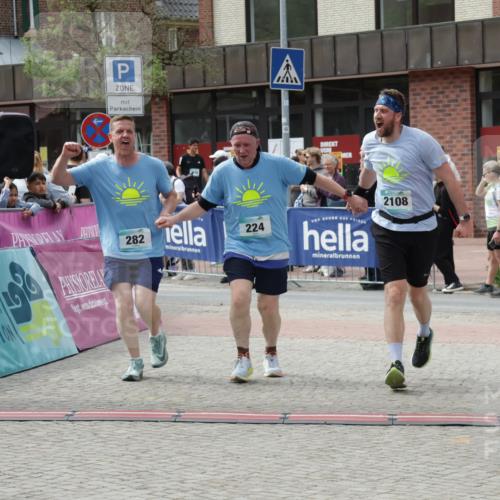 10.05.2026 - 8. Wedeler Halbmarathon Yannick Fuchs http://msf.ph/oto/9734165 10.05.2026 11:51:46 Ziel 224, 282, 312, 2108, 2191 meine-sportfotos.de