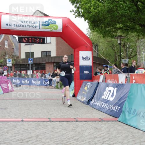 10.05.2026 - 8. Wedeler Halbmarathon Yannick Fuchs http://msf.ph/oto/9734172 10.05.2026 12:37:29 Ziel 104 meine-sportfotos.de