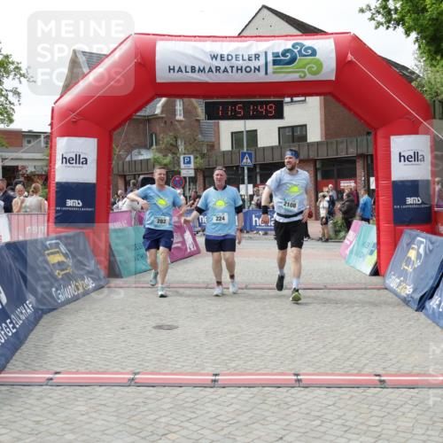 10.05.2026 - 8. Wedeler Halbmarathon Yannick Fuchs http://msf.ph/oto/9734179 10.05.2026 11:51:47 Ziel 224, 282, 312, 2108, 2191 meine-sportfotos.de