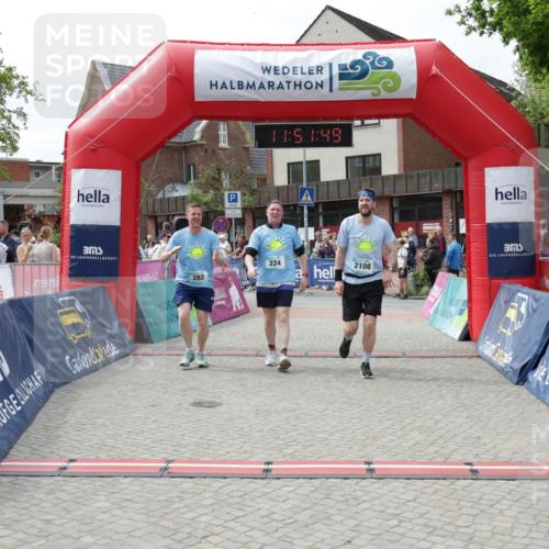 10.05.2026 - 8. Wedeler Halbmarathon Yannick Fuchs http://msf.ph/oto/9734181 10.05.2026 11:51:47 Ziel 224, 282, 312, 2108, 2191 meine-sportfotos.de