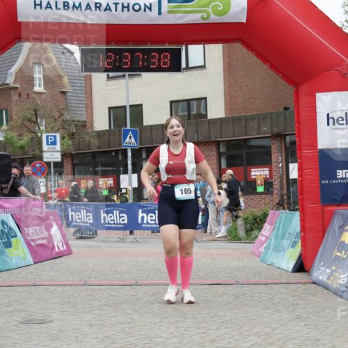 10.05.2026 - 8. Wedeler Halbmarathon Yannick Fuchs http://msf.ph/oto/9734201 10.05.2026 12:37:36 Ziel 105 meine-sportfotos.de