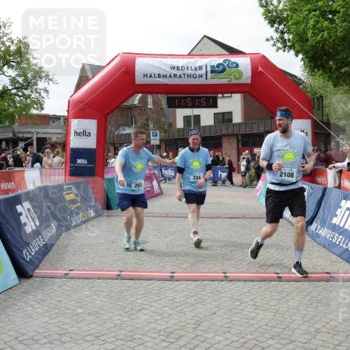 10.05.2026 - 8. Wedeler Halbmarathon Yannick Fuchs http://msf.ph/oto/9734202 10.05.2026 11:51:49 Ziel 224, 282, 489, 2108, 2191 meine-sportfotos.de