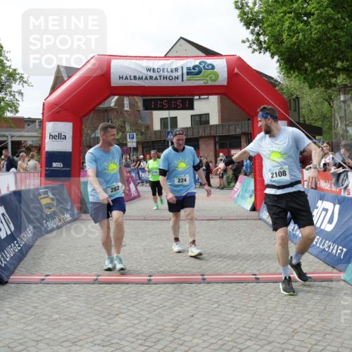 10.05.2026 - 8. Wedeler Halbmarathon Yannick Fuchs http://msf.ph/oto/9734208 10.05.2026 11:51:49 Ziel 224, 282, 489, 2108, 2191 meine-sportfotos.de