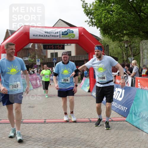 10.05.2026 - 8. Wedeler Halbmarathon Yannick Fuchs http://msf.ph/oto/9734213 10.05.2026 11:51:50 Ziel 224, 282, 489, 2108, 2191 meine-sportfotos.de
