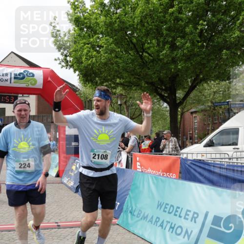 10.05.2026 - 8. Wedeler Halbmarathon Yannick Fuchs http://msf.ph/oto/9734221 10.05.2026 11:51:51 Ziel 224, 282, 489, 2108, 2191 meine-sportfotos.de