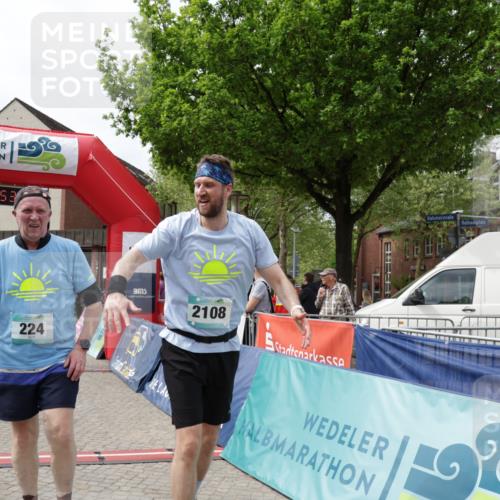 10.05.2026 - 8. Wedeler Halbmarathon Yannick Fuchs http://msf.ph/oto/9734223 10.05.2026 11:51:52 Ziel 224, 282, 489, 675, 676, 2108, 2191 meine-sportfotos.de