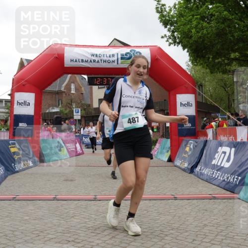 10.05.2026 - 8. Wedeler Halbmarathon Yannick Fuchs http://msf.ph/oto/9734233 10.05.2026 12:37:57 Ziel 264, 487, 488, 702 meine-sportfotos.de