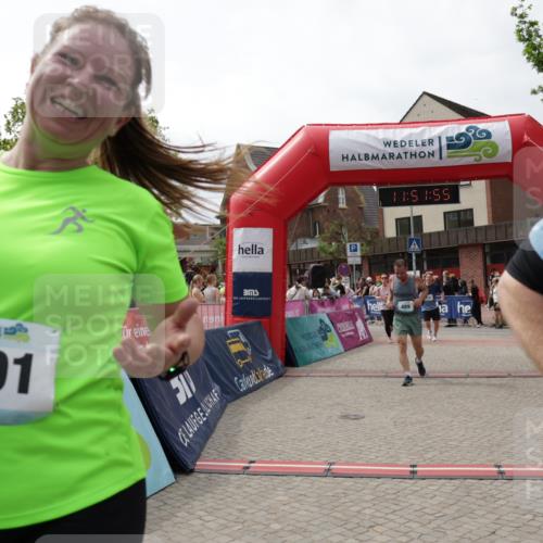10.05.2026 - 8. Wedeler Halbmarathon Yannick Fuchs http://msf.ph/oto/9734239 10.05.2026 11:51:54 Ziel 489, 675, 676, 2191 meine-sportfotos.de