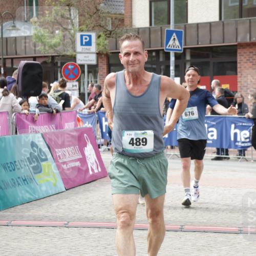 10.05.2026 - 8. Wedeler Halbmarathon Yannick Fuchs http://msf.ph/oto/9734245 10.05.2026 11:51:55 Ziel 489, 652, 675, 676, 2191 meine-sportfotos.de