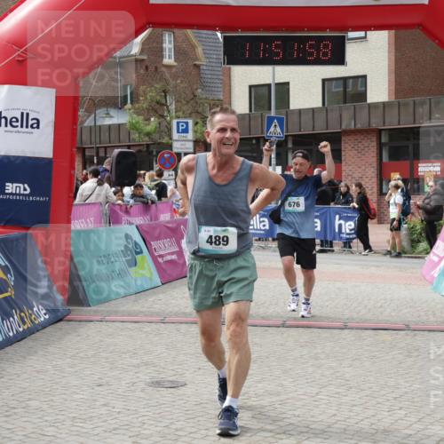 10.05.2026 - 8. Wedeler Halbmarathon Yannick Fuchs http://msf.ph/oto/9734253 10.05.2026 11:51:56 Ziel 489, 652, 675, 676, 2191 meine-sportfotos.de