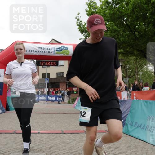 10.05.2026 - 8. Wedeler Halbmarathon Yannick Fuchs http://msf.ph/oto/9734261 10.05.2026 12:38:02 Ziel 264, 488, 702 meine-sportfotos.de