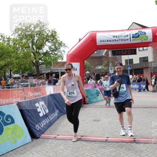 10.05.2026 - 8. Wedeler Halbmarathon Yannick Fuchs http://msf.ph/oto/9734282 10.05.2026 11:51:59 Ziel 201, 489, 652, 675, 676 meine-sportfotos.de