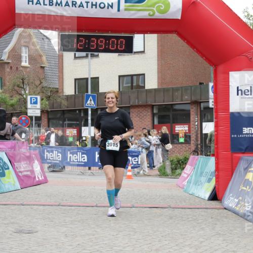 10.05.2026 - 8. Wedeler Halbmarathon Yannick Fuchs http://msf.ph/oto/9734287 10.05.2026 12:38:57 Ziel 2015 meine-sportfotos.de