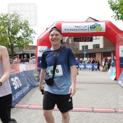 10.05.2026 - 8. Wedeler Halbmarathon Yannick Fuchs http://msf.ph/oto/9734288 10.05.2026 11:52:00 Ziel 201, 652, 675, 676 meine-sportfotos.de