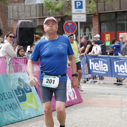 10.05.2026 - 8. Wedeler Halbmarathon Yannick Fuchs http://msf.ph/oto/9734292 10.05.2026 11:52:03 Ziel 201, 652 meine-sportfotos.de
