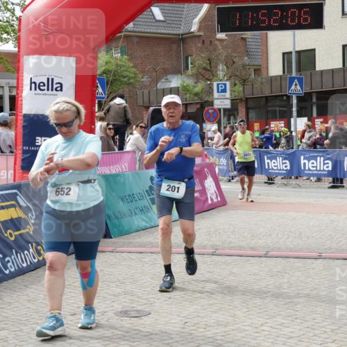 10.05.2026 - 8. Wedeler Halbmarathon Yannick Fuchs http://msf.ph/oto/9734303 10.05.2026 11:52:04 Ziel 201, 652, 2072 meine-sportfotos.de