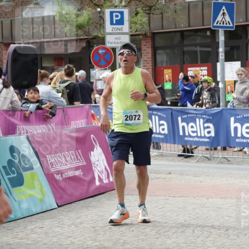 10.05.2026 - 8. Wedeler Halbmarathon Yannick Fuchs http://msf.ph/oto/9734308 10.05.2026 11:52:06 Ziel 201, 2072 meine-sportfotos.de