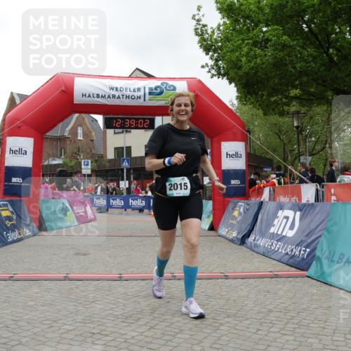 10.05.2026 - 8. Wedeler Halbmarathon Yannick Fuchs http://msf.ph/oto/9734311 10.05.2026 12:39:00 Ziel 2015 meine-sportfotos.de