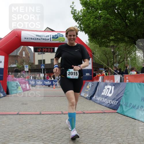 10.05.2026 - 8. Wedeler Halbmarathon Yannick Fuchs http://msf.ph/oto/9734315 10.05.2026 12:39:00 Ziel 2015 meine-sportfotos.de