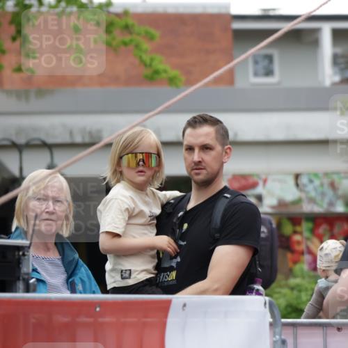 10.05.2026 - 8. Wedeler Halbmarathon Yannick Fuchs http://msf.ph/oto/9734319 10.05.2026 12:39:16 Ziel  meine-sportfotos.de