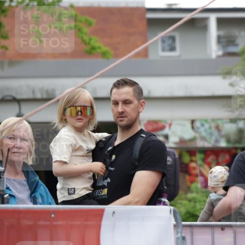 10.05.2026 - 8. Wedeler Halbmarathon Yannick Fuchs http://msf.ph/oto/9734320 10.05.2026 12:39:16 Ziel  meine-sportfotos.de