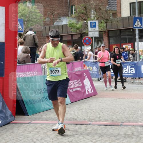 10.05.2026 - 8. Wedeler Halbmarathon Yannick Fuchs http://msf.ph/oto/9734328 10.05.2026 11:52:09 Ziel 201, 2064, 2072, 2109 meine-sportfotos.de