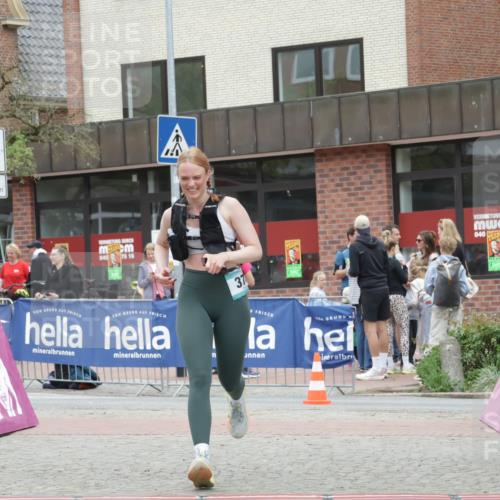 10.05.2026 - 8. Wedeler Halbmarathon Yannick Fuchs http://msf.ph/oto/9734331 10.05.2026 12:39:23 Ziel 373 meine-sportfotos.de