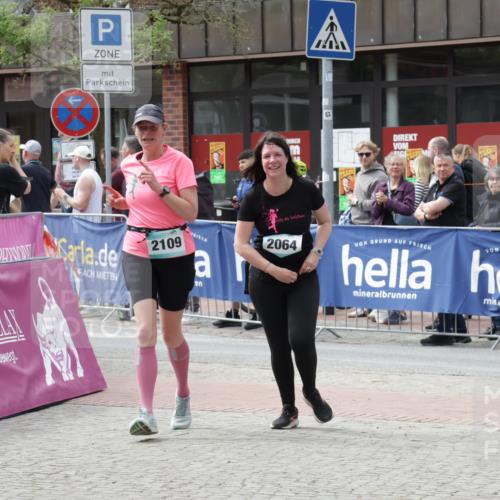 10.05.2026 - 8. Wedeler Halbmarathon Yannick Fuchs http://msf.ph/oto/9734332 10.05.2026 11:52:11 Ziel 2064, 2072, 2109 meine-sportfotos.de