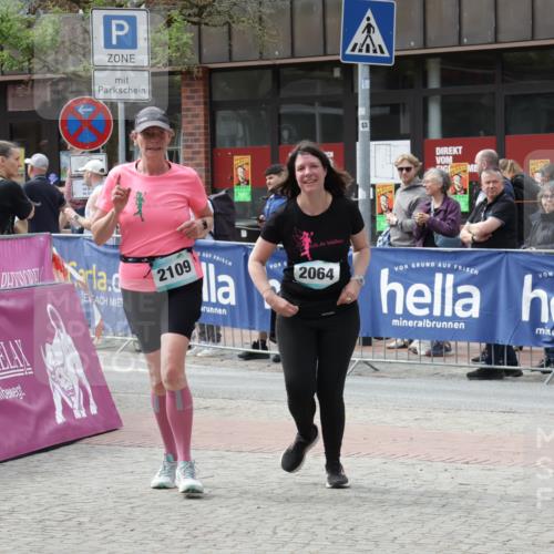 10.05.2026 - 8. Wedeler Halbmarathon Yannick Fuchs http://msf.ph/oto/9734335 10.05.2026 11:52:11 Ziel 2064, 2072, 2109 meine-sportfotos.de