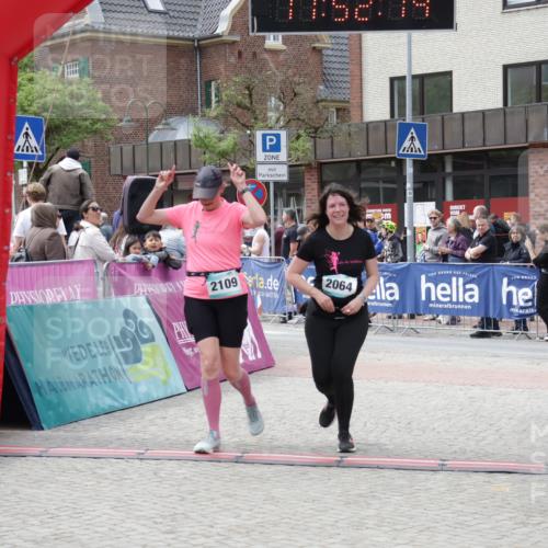 10.05.2026 - 8. Wedeler Halbmarathon Yannick Fuchs http://msf.ph/oto/9734343 10.05.2026 11:52:12 Ziel 2064, 2072, 2109 meine-sportfotos.de