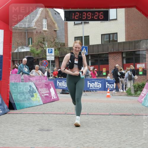 10.05.2026 - 8. Wedeler Halbmarathon Yannick Fuchs http://msf.ph/oto/9734346 10.05.2026 12:39:24 Ziel 373 meine-sportfotos.de